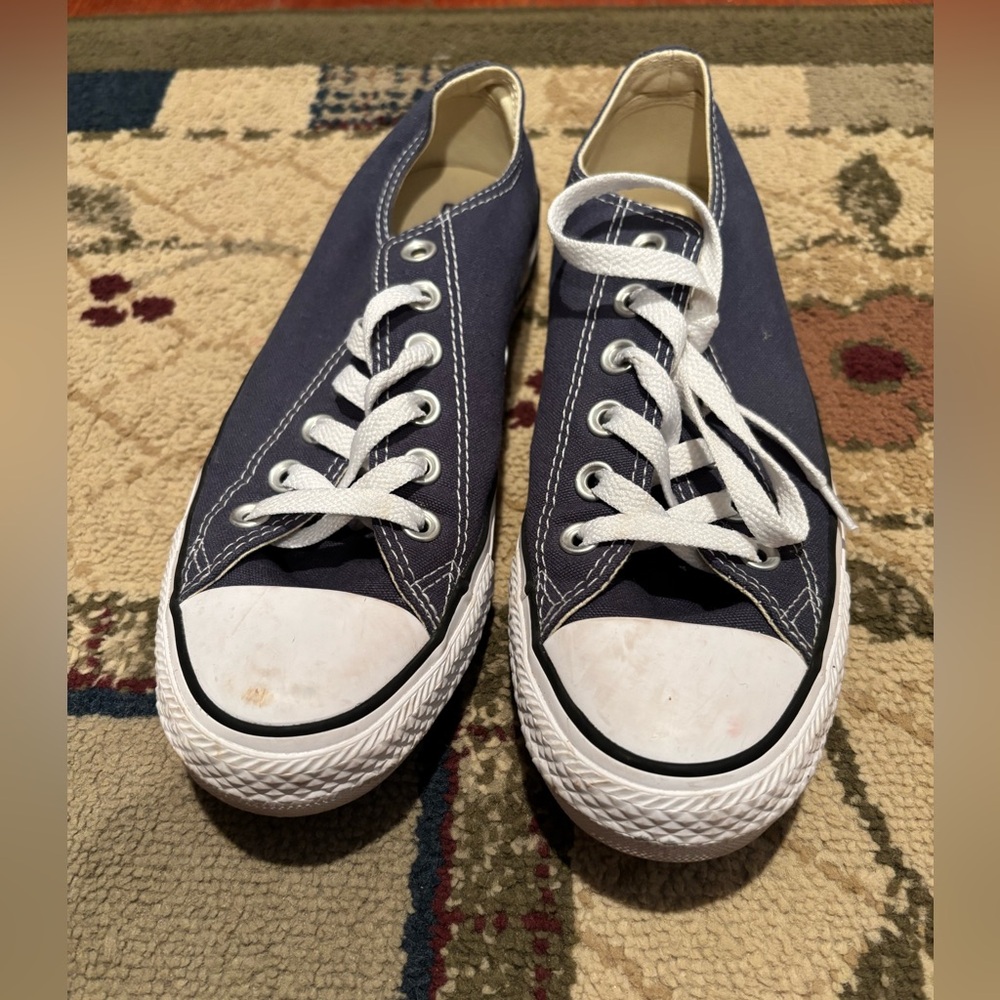 Converse Beige Sneakers with White Laces